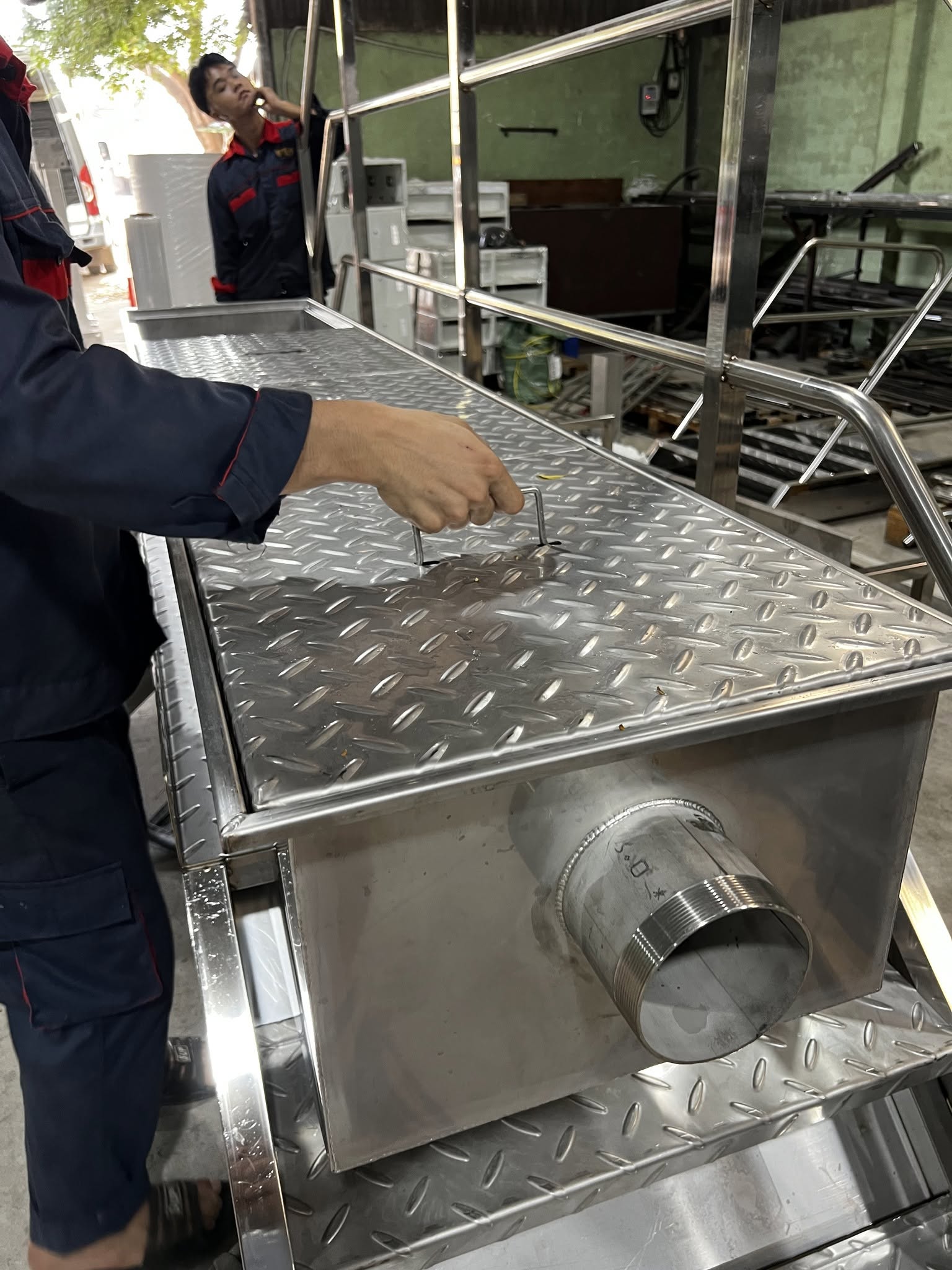 Gia công bẫy mỡ inox giá rẻ tại Thuận An