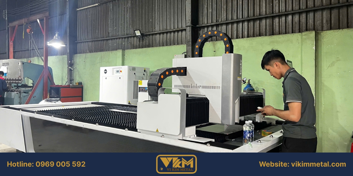 Ưu điểm của dịch vụ cắt kim loại tấm bằng máy laser Fiber tại Vikim Metal