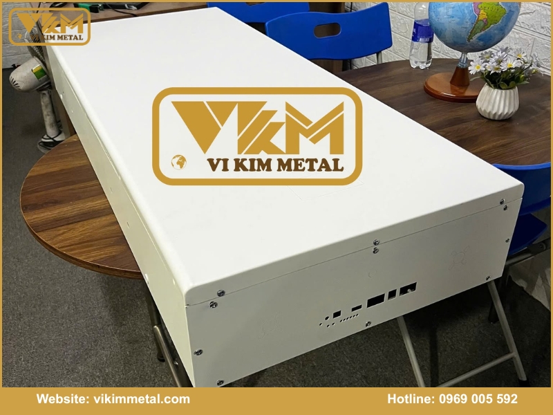 Dịch vụ sản xuất vỏ tủ pin lưu trữ NLMT tại Dĩ An