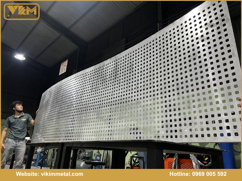 Tại sao chọn Vikim Metal để gia công cắt laser CNC tại Thủ Dầu Một